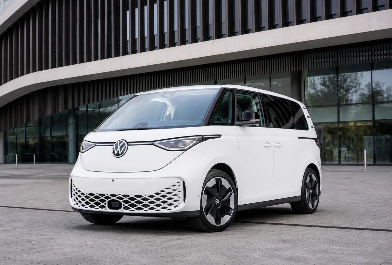 Volkswagen ID. Buzz eléctrico blanco VTC